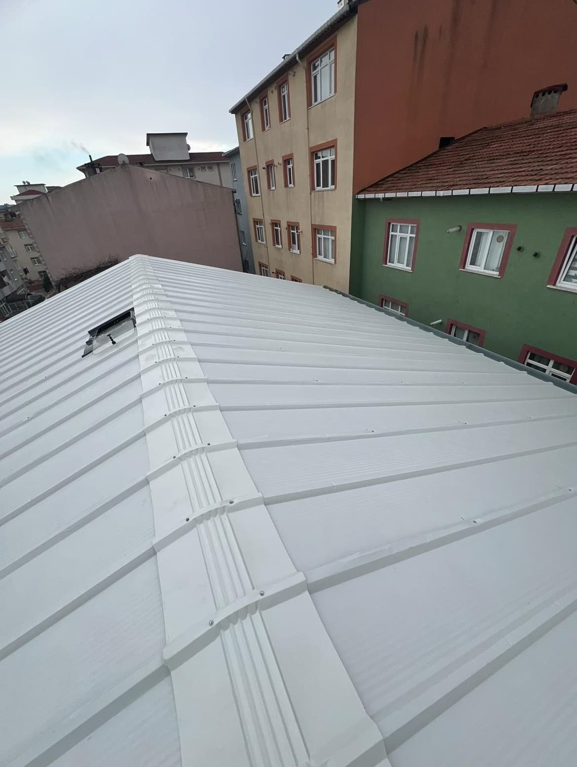 kentsoy çelik menteşeli ve hareketli beşik çatı projesi - istanbul ümraniye