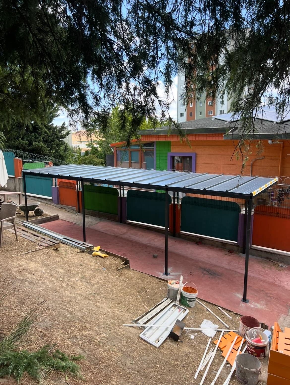 kentsoy çelik 2 adet sundurma çatı projesi - sevinç koleji
