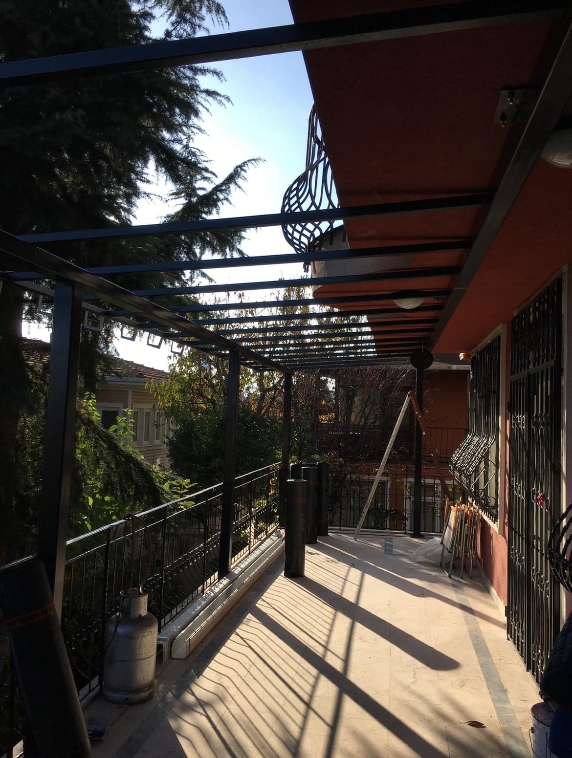 kentsoy çelik villa balkonu membran kaplama sundurma çatı projesi