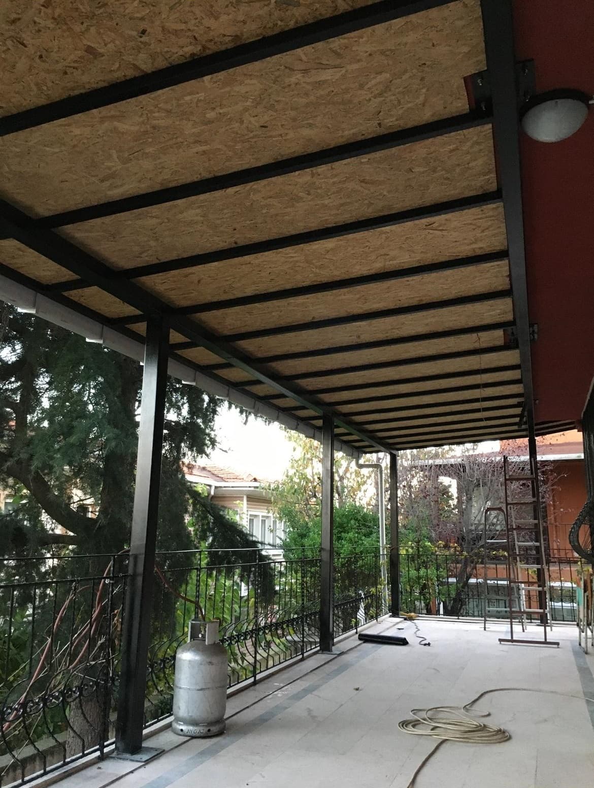 kentsoy çelik villa balkonu membran kaplama sundurma çatı projesi